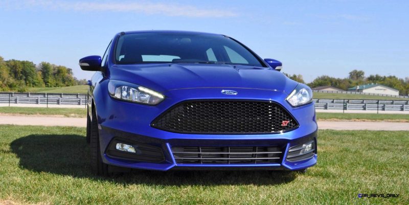 2016 Ford FOCUS ST Kona Blue 19