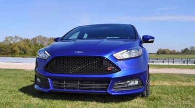 2016 Ford FOCUS ST Kona Blue 23