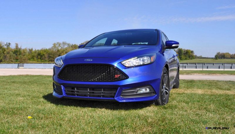 2016 Ford FOCUS ST Kona Blue 25