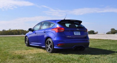 2016 Ford FOCUS ST Kona Blue 61