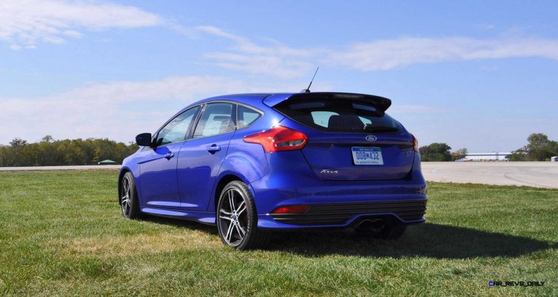 2016 Ford FOCUS ST Kona Blue 61