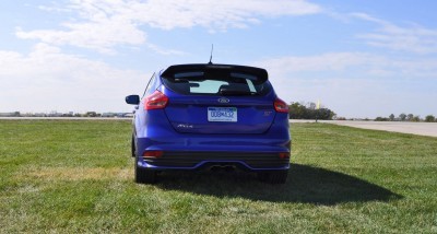 2016 Ford FOCUS ST Kona Blue 67