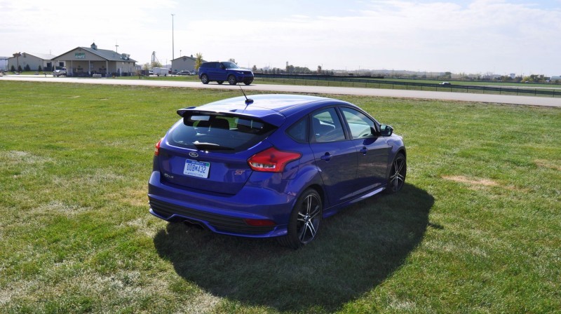 2016 Ford FOCUS ST Kona Blue 74