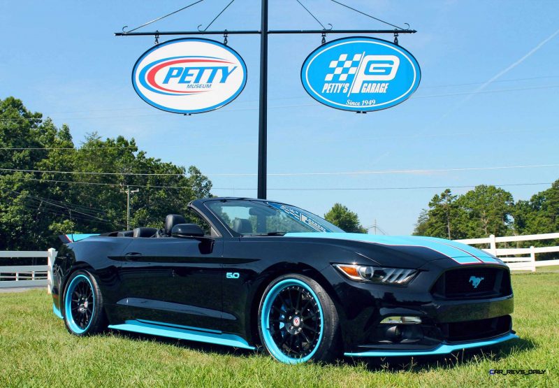 Petty's Garage Mustang GT King Edition