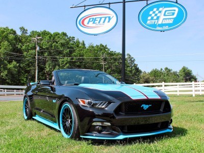 Petty's Garage Mustang GT King Edition