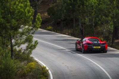 5928McLaren-570S-Coupe---Vermillion-Red-009