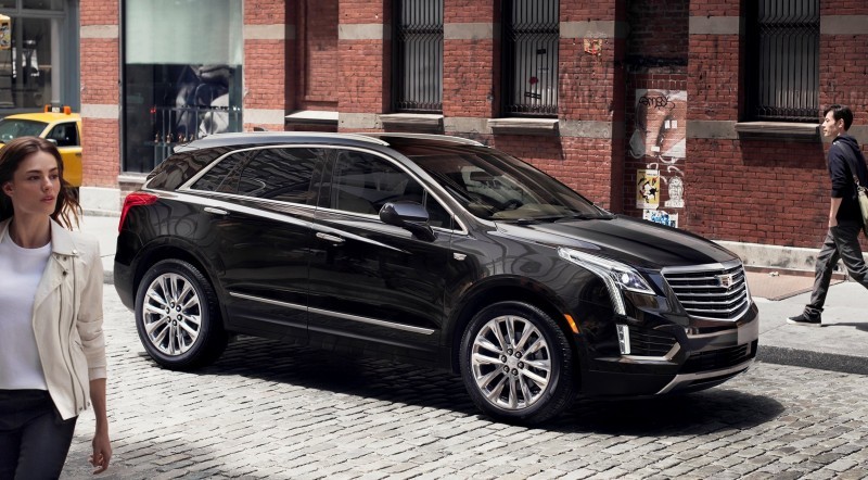 2017-Cadillac-XT5-001