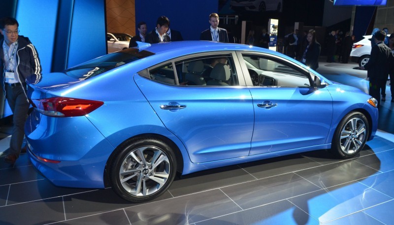 2017 Hyundai ELANTRA Sedan 10