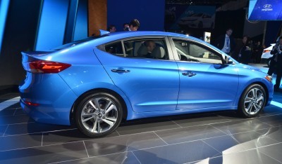 2017 Hyundai ELANTRA Sedan 12