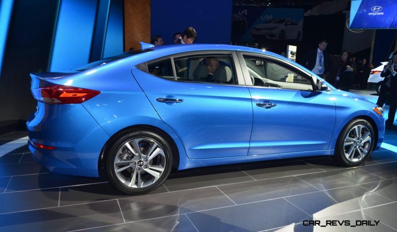 2017 Hyundai ELANTRA Sedan 12