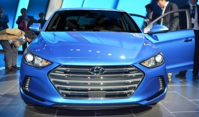 2017-Hyundai-ELANTRA-Sedan-16