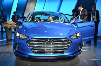 2017 Hyundai ELANTRA Sedan 17