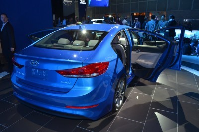 2017 Hyundai ELANTRA Sedan 9