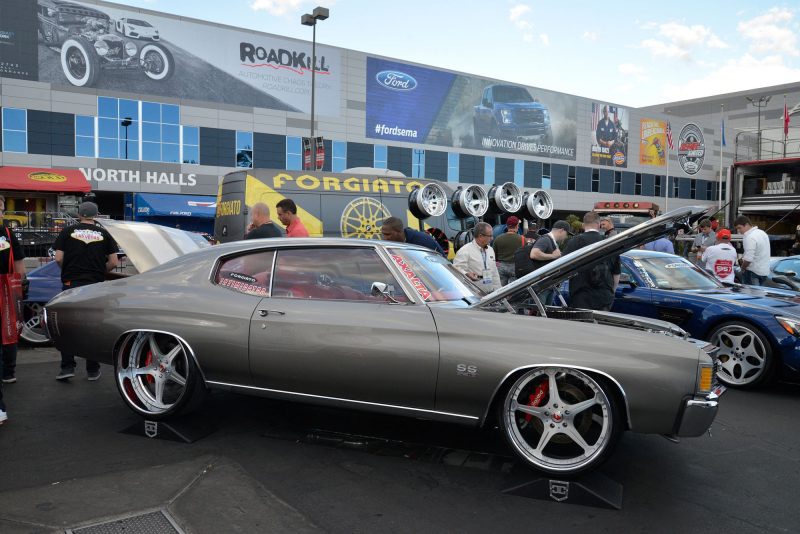 SEMA 2015 - Showfloor Mega Gallery in 288 Photos 103