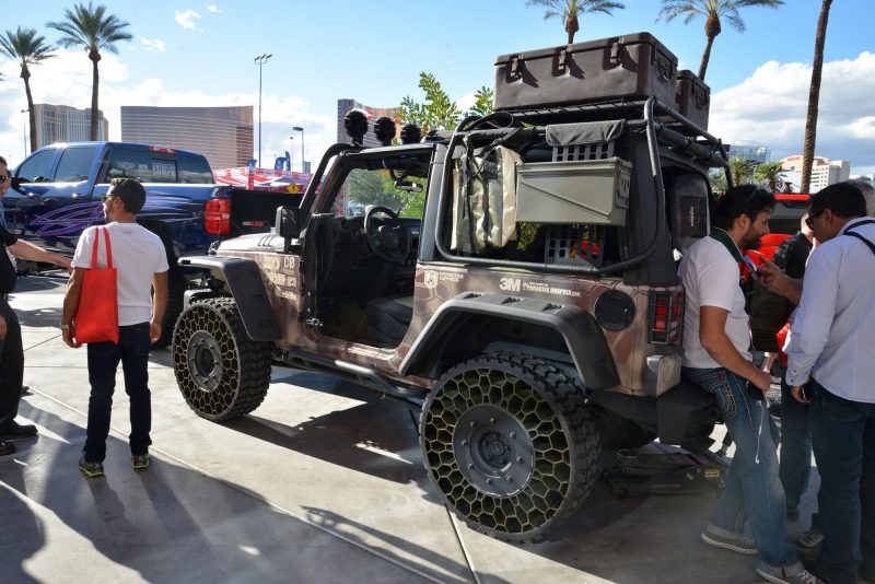 SEMA 2015 - Showfloor Mega Gallery in 288 Photos 76