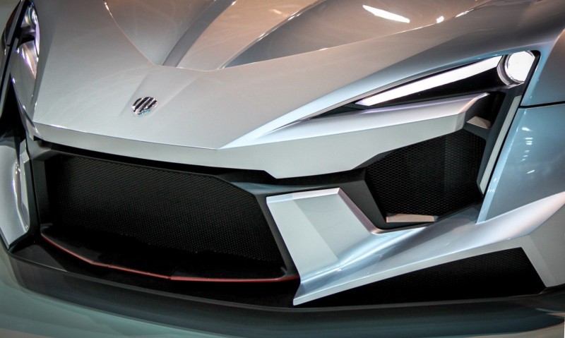 W Motors FENYR SuperSport 5