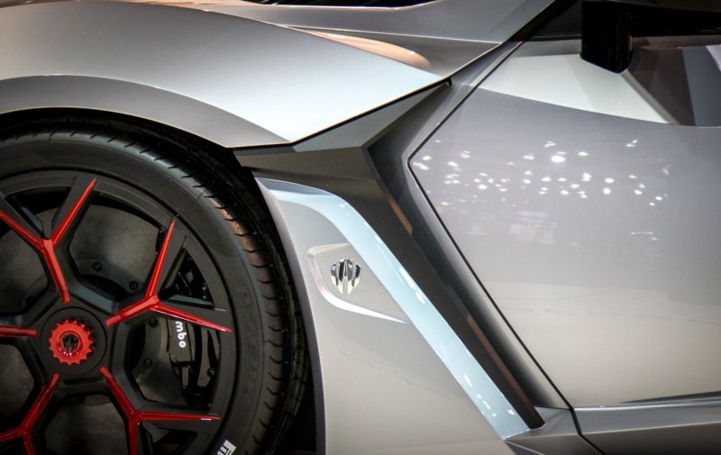 W Motors FENYR SuperSport 6