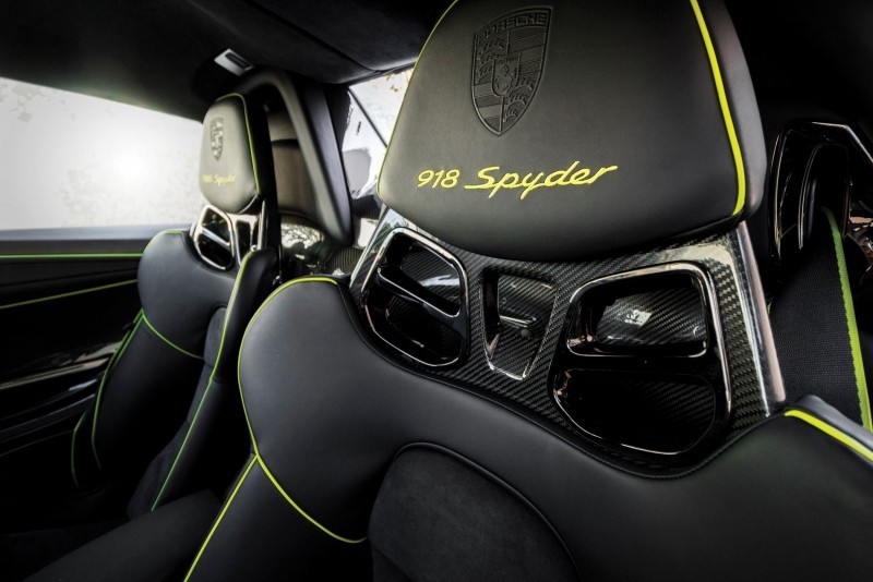 2015 Porsche 918 Spyder Weissach Pack 18