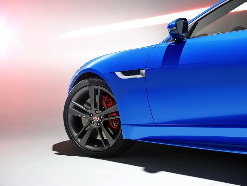 2016 Jaguar F-TYPE British Design Edition 9