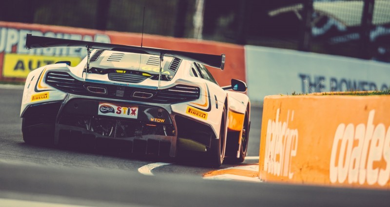 2016 McLaren 650S GT3 SWEEPS Bathhurst 3