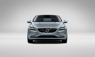 175952_Volvo_V40_T4_Momentum_Studio_Front