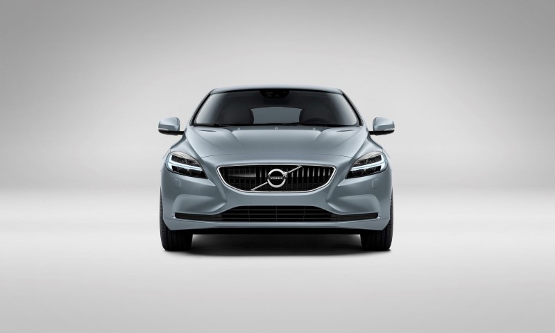 175952_Volvo_V40_T4_Momentum_Studio_Front