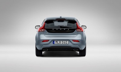 175955_Volvo_V40_T4_Momentum_Studio_Rear