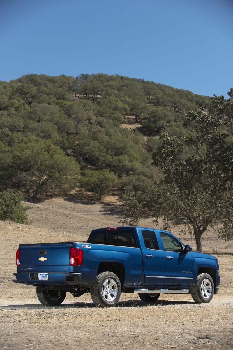 2016-Chevrolet-Silverado-033