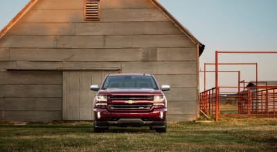 2016-Chevrolet-Silverado-LTZ-Z71-with-barn-010