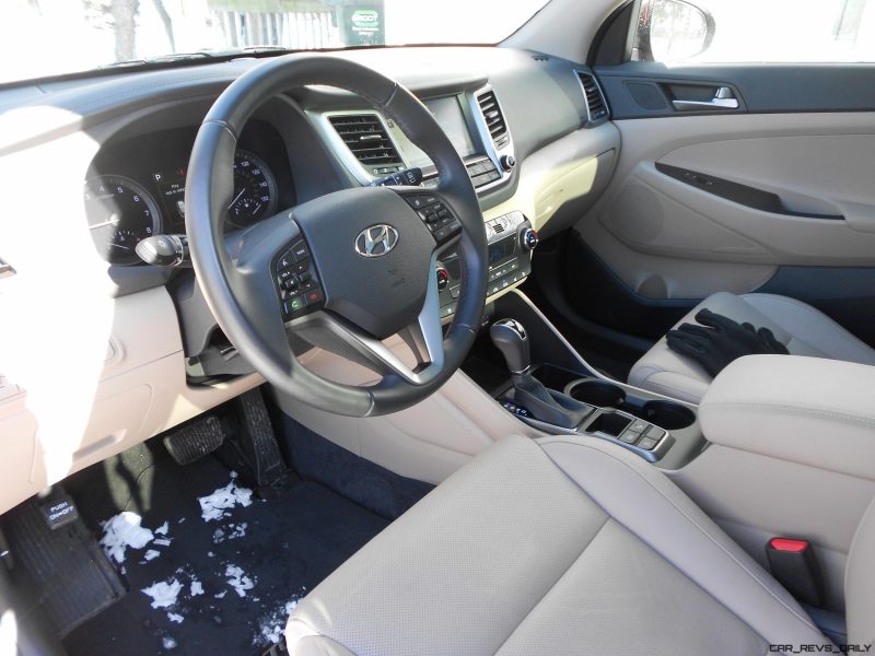 2016 Hyundai Tucson Review - Interior Photos 3