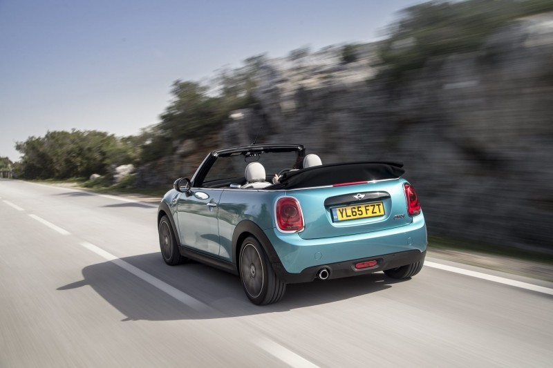 2017 MINI Cooper Convertible 33