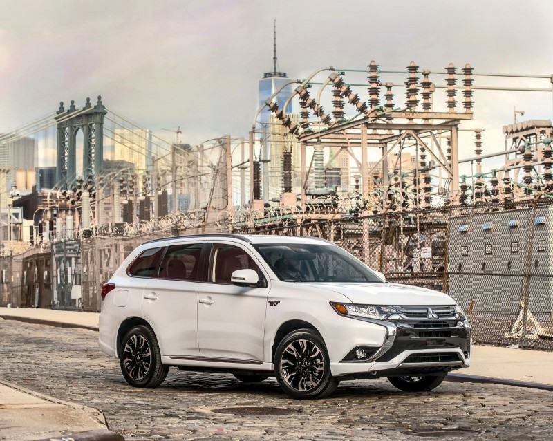 2017 Mitsubishi Outlander PHEV Hybrid 3