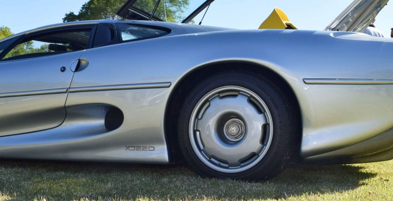 1994 Jaguar XJ220 16