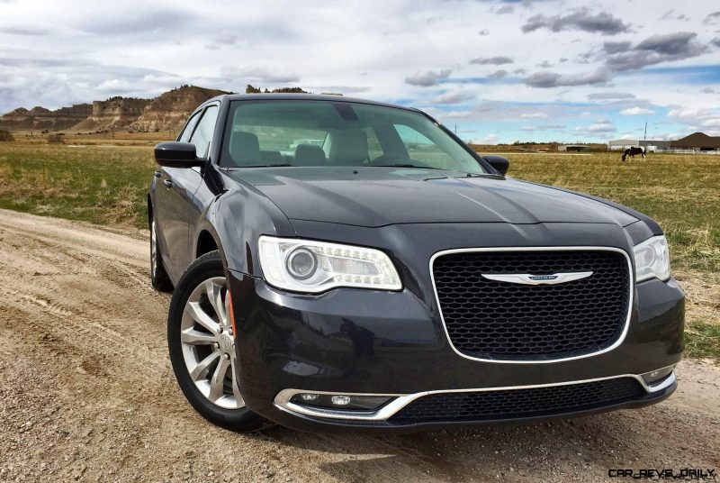 2016 Chrysler 300 Limited 4