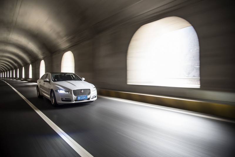 2016 Jaguar XJ Skyroad Paxi Expressway China  32