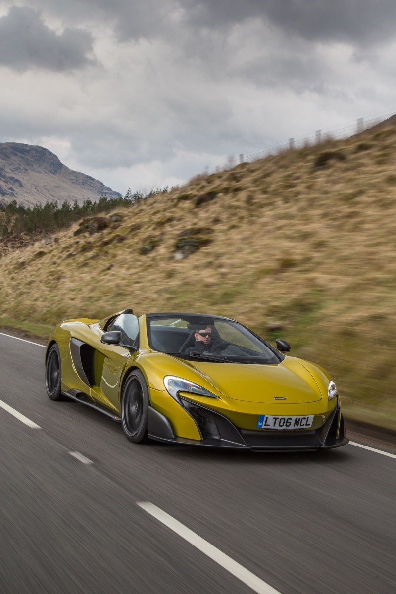 2016 McLaren 675LT Spider 27