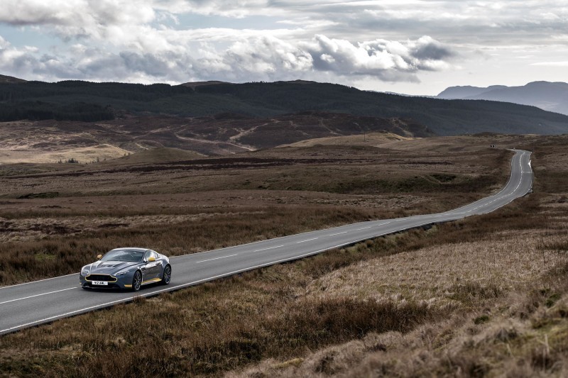 2017 Aston Martin V12 Vantage S 25