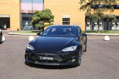 LARTE Design TESLA Model S P85D Elizabeta 17