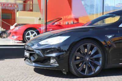 LARTE Design TESLA Model S P85D Elizabeta 32