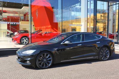 LARTE Design TESLA Model S P85D Elizabeta 33