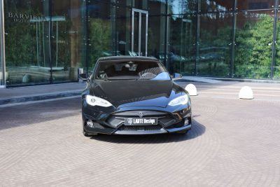 LARTE Design TESLA Model S P85D Elizabeta 43