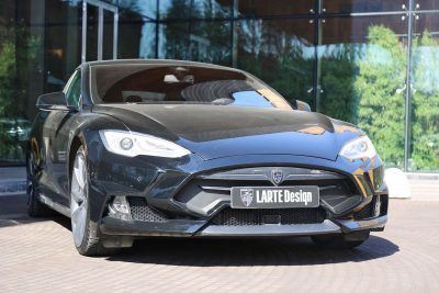 LARTE Design TESLA Model S P85D Elizabeta 44