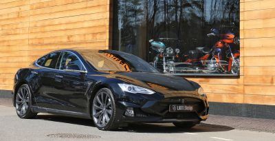 LARTE Design TESLA Model S P85D Elizabeta 45