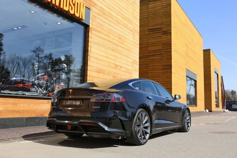 LARTE Design TESLA Model S P85D Elizabeta 52