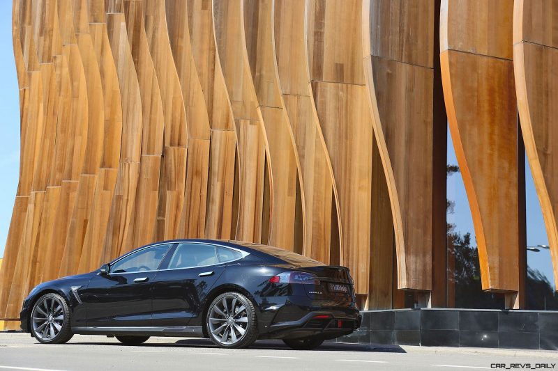 LARTE Design TESLA Model S P85D Elizabeta 59