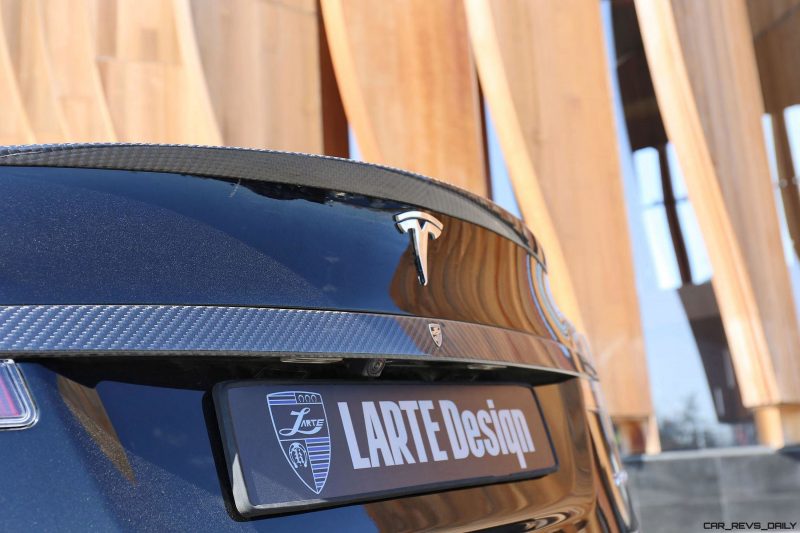 LARTE Design TESLA Model S P85D Elizabeta 65