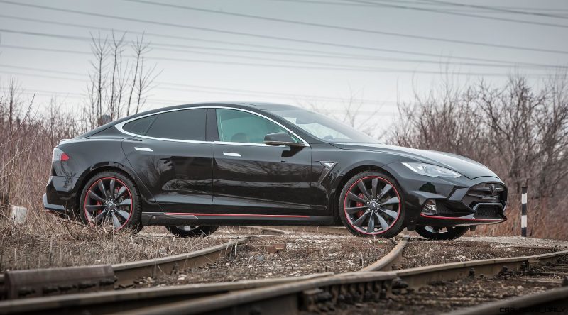 LARTE Design TESLA Model S P85D Elizabeta Redline 24