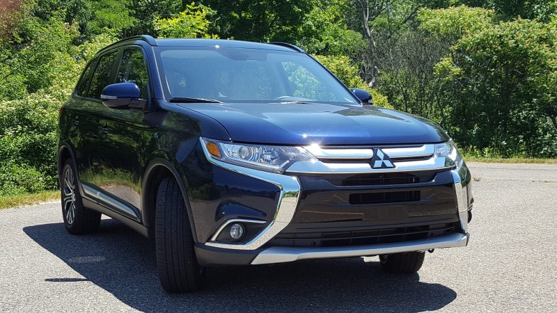 2016 Mitsubishi Outlander SEL S-AWC - By Carl Malek 10