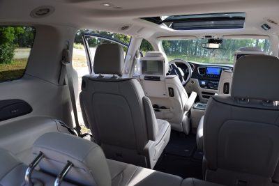 2017 Chrysler PACIFICA Limited- Interior 10