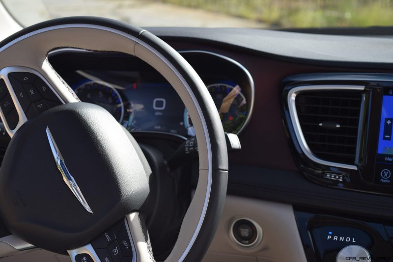 2017 Chrysler PACIFICA Limited- Interior 13